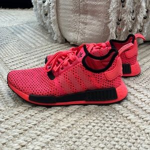 Adidas NMD R1 in Neon Pink!